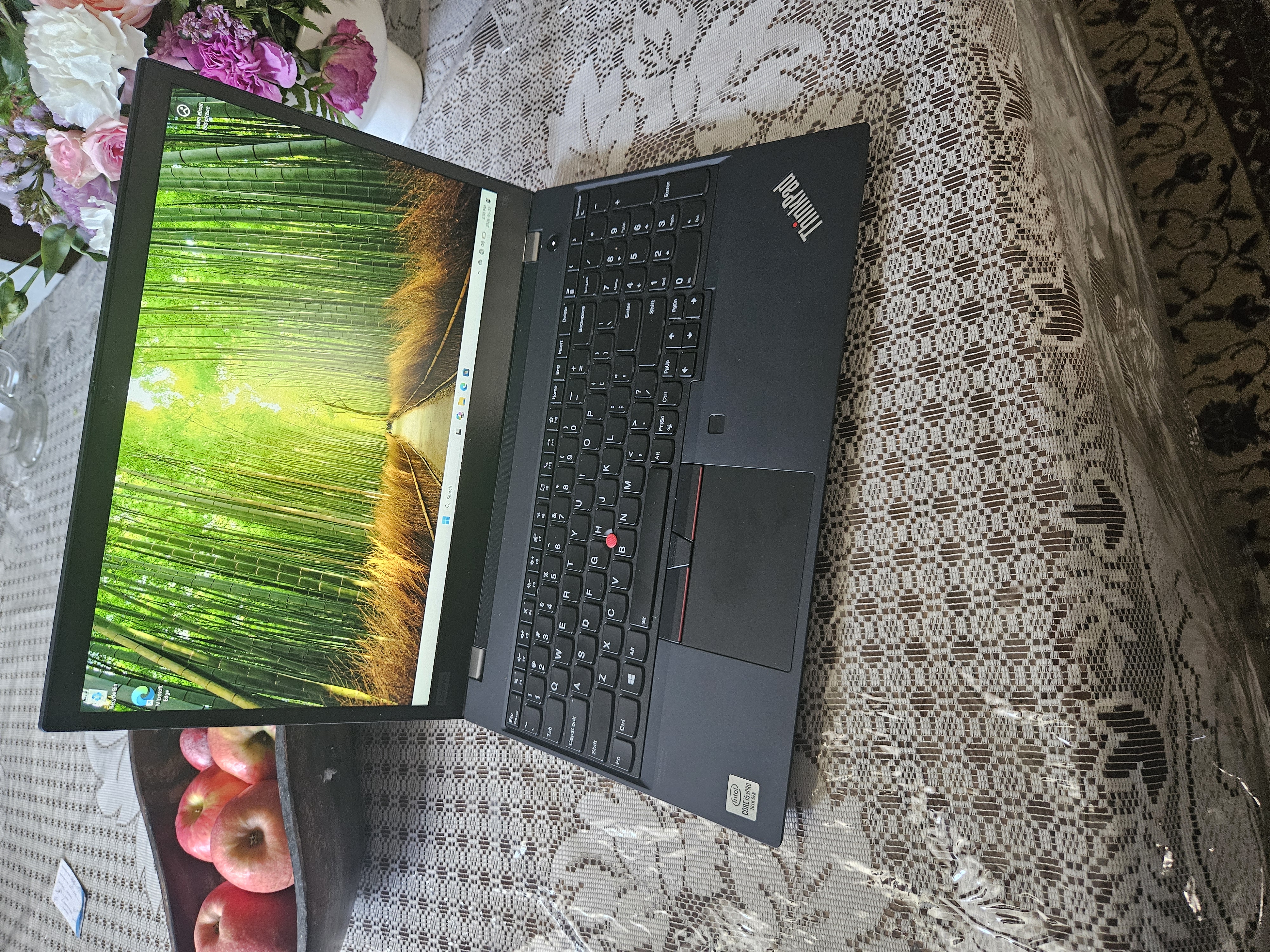 Lenovo T15 Gen 1 — refurbished
